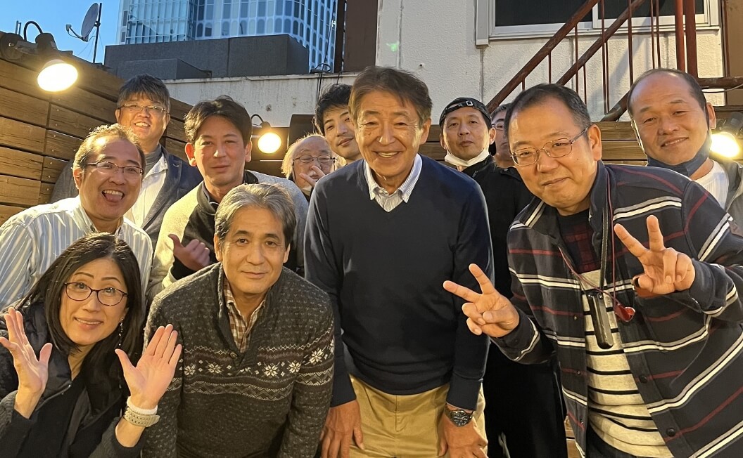 新宿事務所の仲間たちと